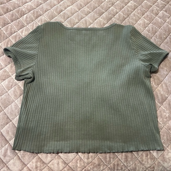 AE Cropped Tee - Picture 2 of 3